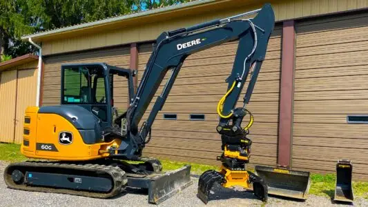 John Deere 60G with Engcon EC206