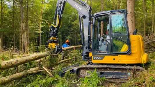 John Deere 60g With Engcon Ec206 Trees (large)